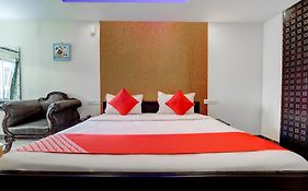 Hotel O P S Grand